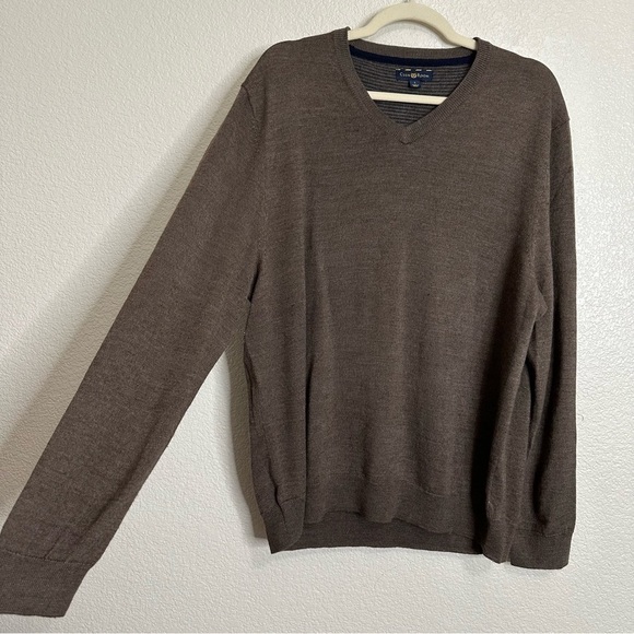 Club Room Merino Wool Blend Brown V-Neck Men's Sweater, Sz Large - Picture 2 of 10